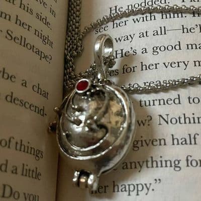Elena's necklace 